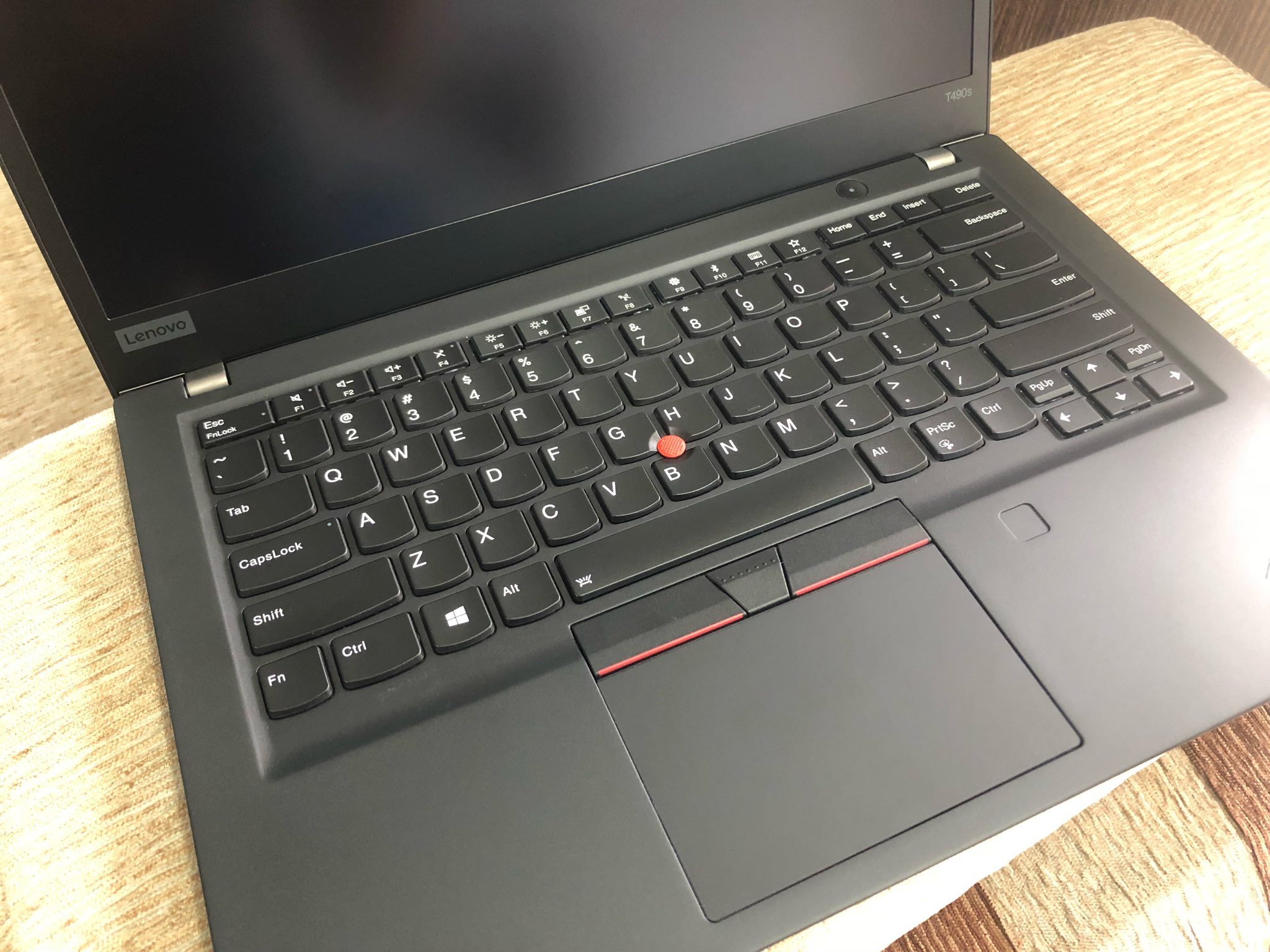 Giá Mua Lenovo Thinkpad T490s I5 I7 14 inch Full HD IPS Bảo hành