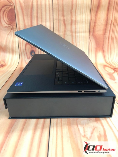 Dell Precision 5560