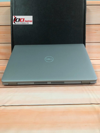 Dell Latitude 7400