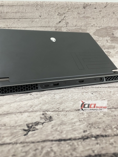 Dell Precision 5560