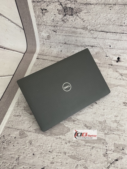 Dell Latitude 7400