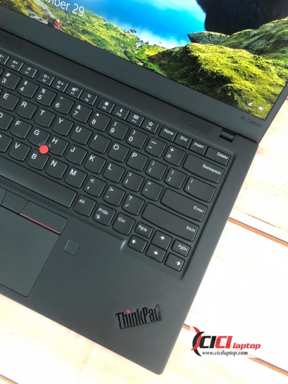 Lenovo X1 Carbon Gen 7